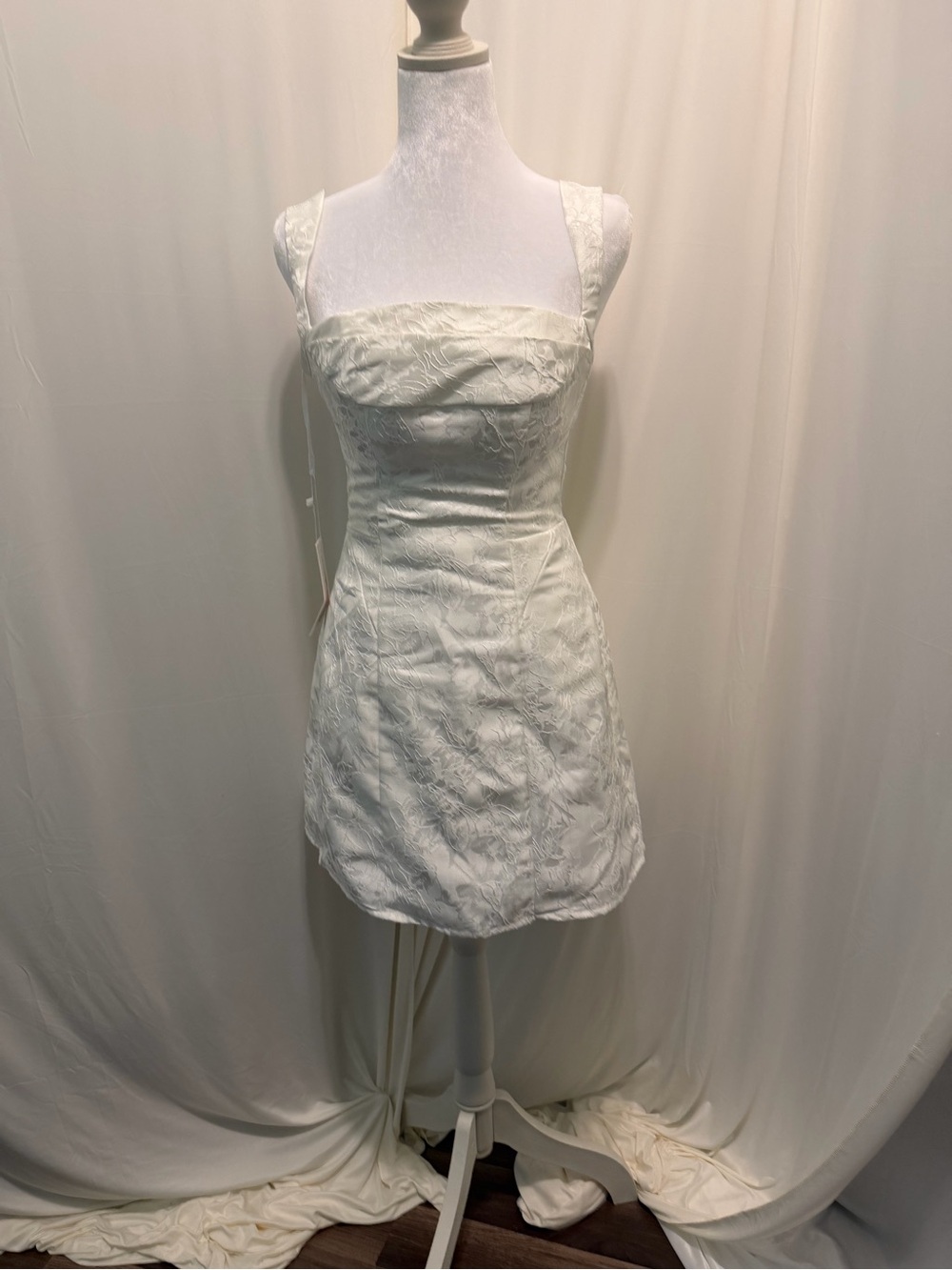 ❤️White Sleeveless‎ Square-Neck Mini Dress